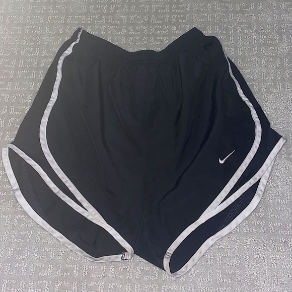 Nike Dri-Fit athletic shorts - Picture 2 of 2